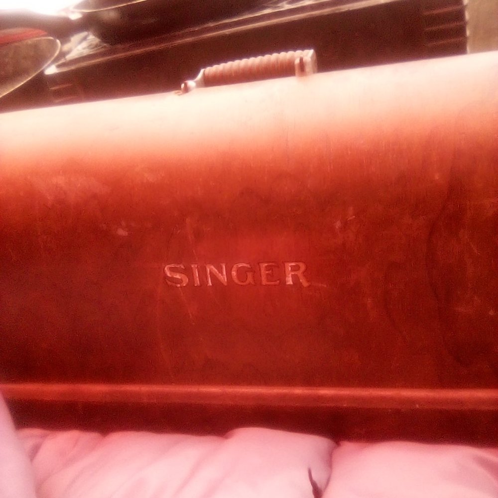 A 1927 singer sewing machine